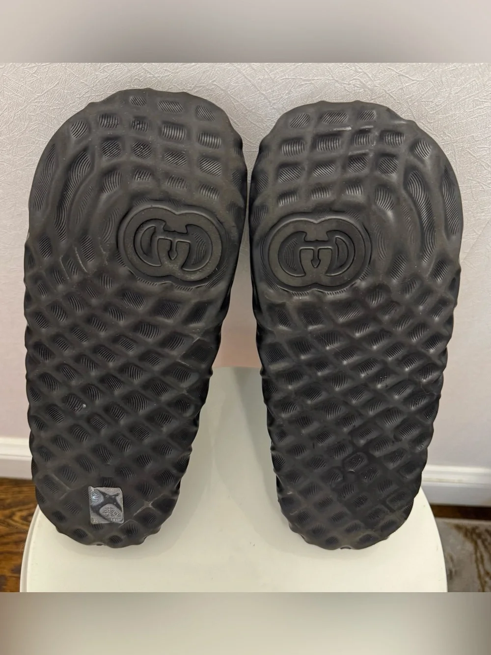 Pre owned Gucci MENS BLACK RUBBER WATER RIPPLE SANDAL w GG LOGO sz 5G/6US UNISEX